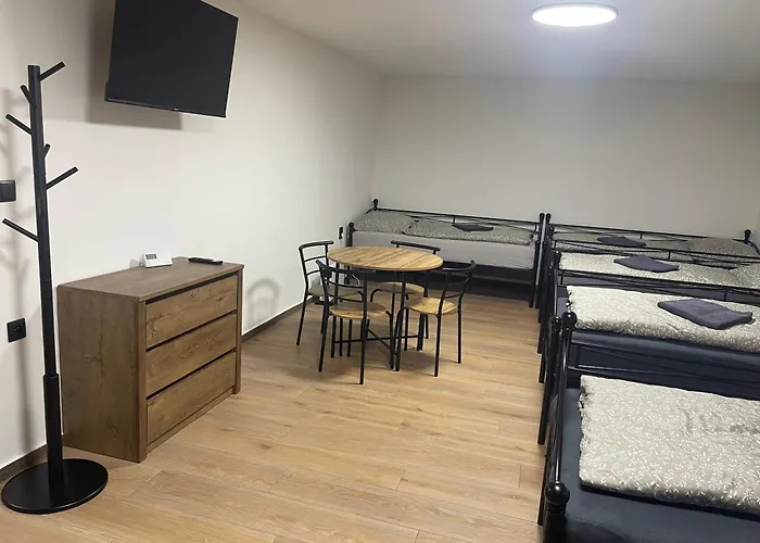 U Areny Hostel *