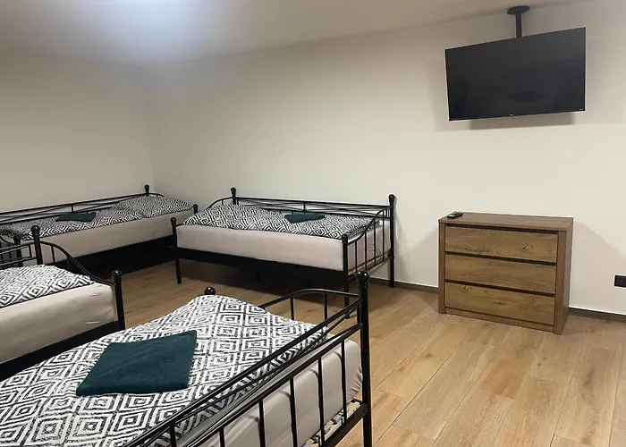 U Areny Hostel *